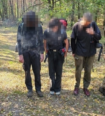 Добре підготувалися: на Волині затримали трьох молодиків, які йшли до Польщі 