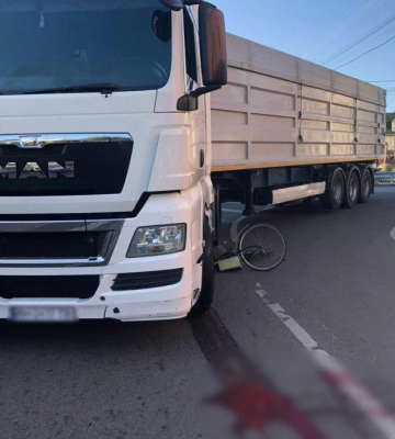 ДТП у Рівненському районі: під колесами вантажівки загинув велосипедист