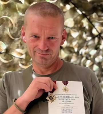 12 днів утримував вогневу позицію: військовий з Прикарпаття Ігор Цюрак нагороджений “Золотим хрестом”
