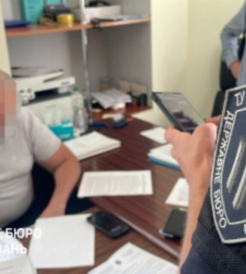 Посадовці одеської міграційної служби вимагали 20 тисяч доларів за сприяння в уникненні депортації