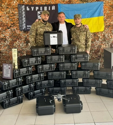 Щоб воєнних злочинців ставало все менше: Київщина передала бригаді "Буревій" 30 дронів DJI Mavic 3T