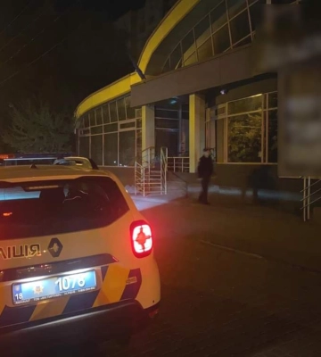 На вихідних у Рівному під час комендантської години працювало кафе