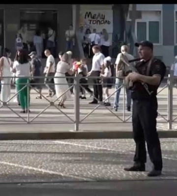 В школах Мелитополе учителя заставляют детей учить наизусть песню Шамана «Я русский» (видео)