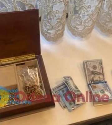 Вимагали хабаря за сприяння в уникненні депортації: судитимуть посадовців одеської ДМС