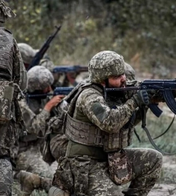 Армія РФ за добу втратила 1400 військових, 16 танків і 61 артсистему