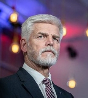 Чешский президент считает, что Украина должна смириться с потерей части территорий