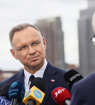 «Є частиною політики Путіна». Дуда розкритикував заяву міністра оборони Польщі про блокування вступу України до ЄС через&amp;hellip;