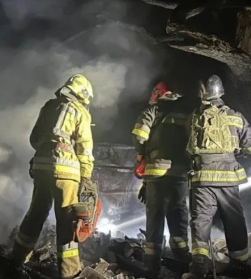 Вночі ворог завдав серію авіаударів по Запоріжжю та області, одна людина загинула