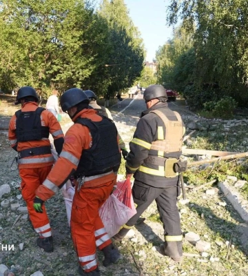 Російська бомба влучила у сумський пансіонат для людей похилого віку: є поранені
