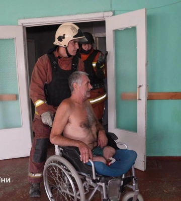 Окупанти атакували Сумський геріатричний пансіонат, є поранені