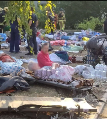 Ужас в Сумах: россияне сбросили авиабомбу на пансионат для пожилых, есть погибший (ВИДЕО)