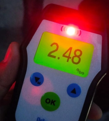 У Луцьку водії влаштували масову стоянку автомобілів на газонах