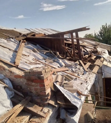 Окупанти за день атакували Нікопольщину понад 20 разів: Пошкоджено інфраструктуру. ФОТОрепортаж