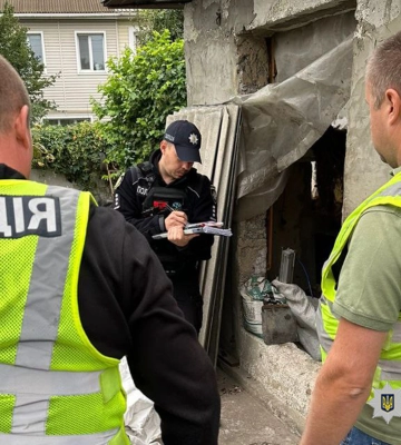 Черкащанин мав пістолет, тротилову шашку, понад 200 набоїв. Його помістили під варту