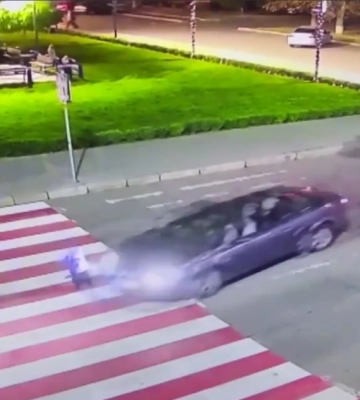 З’явилося відео ДТП зі Сміли, як водійка “ледь не збила” дитину
