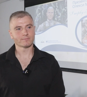 Коломиянин Олекса Мельник презентував книгу «І порву буття сукно» (відео)