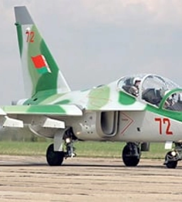 Білоруський навчально-бойовий літак Як-130 залетів у повітряний простір України