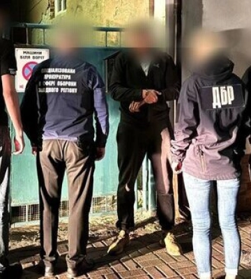 Вимагали $1,3 тис. за службу в тилу: На Закарпатті затримали командира батальйону та його спільника. ФОТОрепортаж
