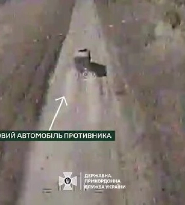 Пограничники уничтожили легковой автомобиль оккупантов и вражеские укрытия на Харьковщине. ВИДЕО