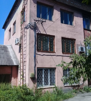 Будівлю зі стартовою ціною в 1 гривню продали за мільйон: переможцем торгів стала лікарка зі Львова