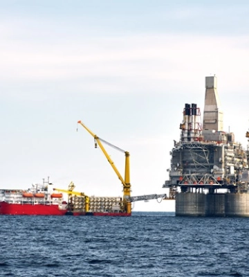 Нафтові доходи РФ впали до мінімуму за вісім місяців
