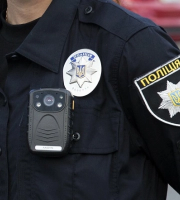 Троє поліцейських дістали поранення внаслідок обстрілу росіянами селища на Харківщині