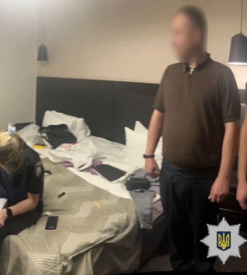 Під Києвом у заміському комплексі відкрили стрільбу з балкону готелю