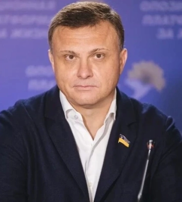 Нардеп Сергій Льовочкін оформив опікунство над матір'ю Нардеп Сергій Льовочкін оформив опікунство над матір'ю