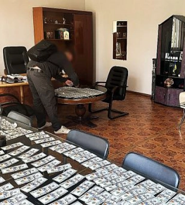 На Дніпропетровщині посадовці вимагали хабар за проєкт для переселенців