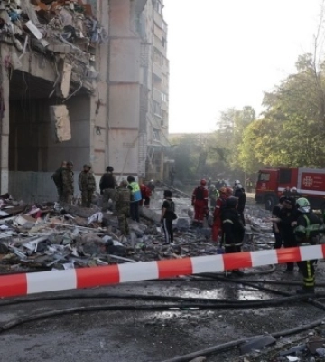 У Харкові під завалами багатоповерхівки знайшли тіло жінки - кількість загиблих зросла до чотирьох