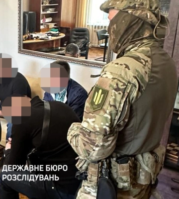 На Дніпропетровщині посадовці вимагали хабар за проєкт для переселенців