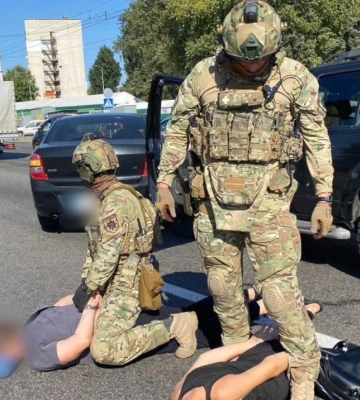 Волинські поліцейські викрили зловмисників, які продавали вогнепальну зброю на території держави