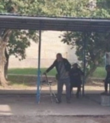 У Луцьку демонтували незаконний павільйон