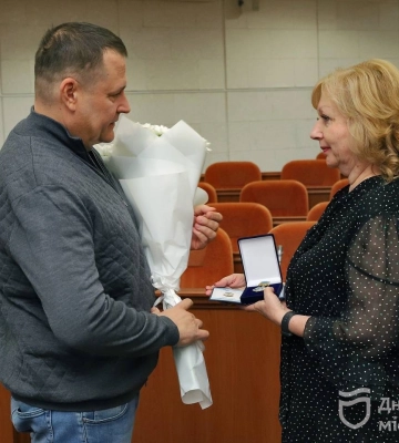 У Дніпрі під час сесії Філатов вручив нагороди лікарям міста та області