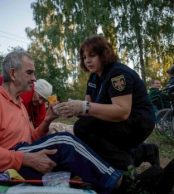 Один загиблий, 13 травмованих: у Сумах завершили рятувальні роботи у будинку для літніх людей