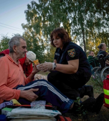 Російська бомба влучила у сумський пансіонат для людей похилого віку: є поранені
