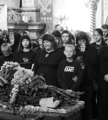 Був багатодітним батьком: на Волині попрощалися з воїном Сергієм Левчуком 