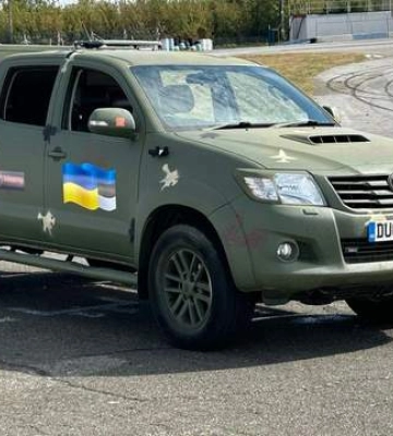 Беспилотный пикап для военных представили в Киеве