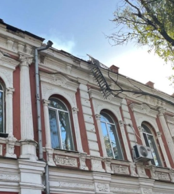 Росіяни атакували будівлю освітнього закладу на Дніпропетровщині