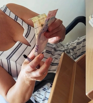 У Луцьку медики заробляють на видачі довідок для поселення студентів у гуртожитки