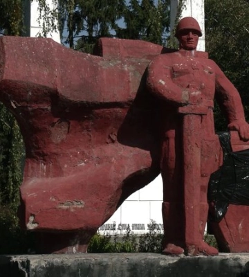 Що робитимуть з меморіалом військової слави у селищі на Рівненщині (ВІДЕО)