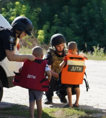 З прикордонного села на півночі Харківщини оголосили про примусову евакуацію родин з дітьми