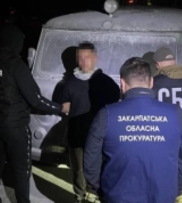 На Закарпатті поліція та СБУ затримали палія автомобіля ЗСУ та Червоного Хреста, який діяв на замовлення російських спецслужб