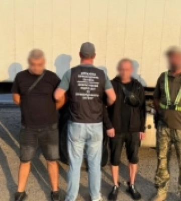 На Одещині прикордонники затримали водія з прихованим уродженцем Курщини