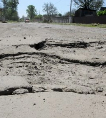 Місцеві мешканці самостійно відремонтували дорогу на трасі Дніпро – Магдалинівка