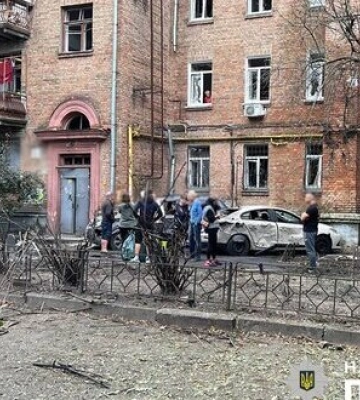 Нічна атака на Київ: постраждали двоє людей. У дитини гостра реакція на стрес