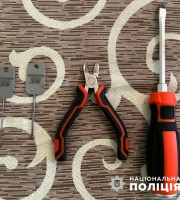 Заліз через балкон: у Чернівцях затримали квартирного крадія