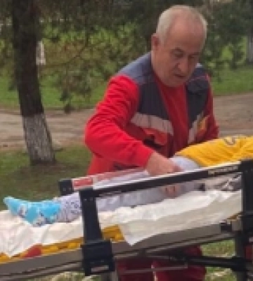 На Закарпатті медики врятували 4-річного хлопчика з судомами та слабким диханням