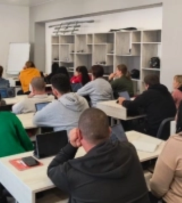 У Миколаєві майбутні водійки та водії проходять навчання на базі «Миколаївелектротранс»