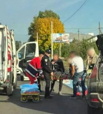 Травма голови та перелом: повідомили про стан чоловіка, якого у Нововолинську збило авто